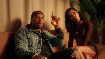 La veste en jean de Moneybagg Yo dans son clip One Of Dem Nights feat. Jhené Aiko