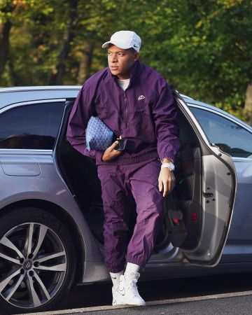 The Nike tracksuit purple bordeaux of Kylian Mbappé on his account Instagram @ k.mbappe