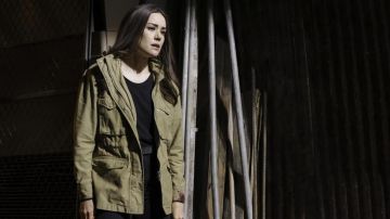Field Jacket worn by Elizabeth Keen (Megan Boone) as seen in The Blacklist TV series wardrobe (Season 8 Episode 19)
