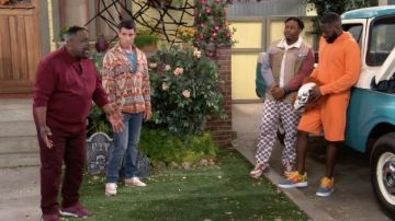 Nike sneakers worn by Malcolm (Sheaun McKinney) as seen in The Neighborhood Tv series outfits (Season 4 Episode 6)