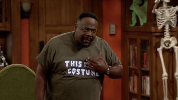 Montre portée par Calvin (Cedric the Entertainer) comme on le voit dans Le Quartier de la série TV garde-robe (Saison 4 Épisode 6)