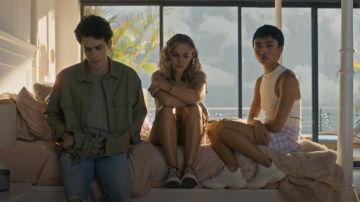 White sneakers worn by Margot (Brianne Tju) as seen in I Know What You Did Last Summer TV show outfits (Season 1 Episode 6)