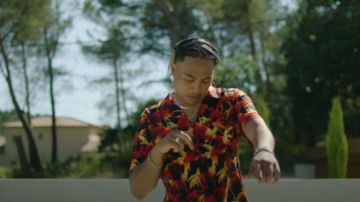 The red shirt printed by OBOY in her video clip Melody