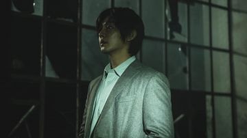 Grey Blazer Jacket worn by Jeong Jin-soo (Yoo Ah-in) as seen in Hellbound TV series wardrobe (Season 1)