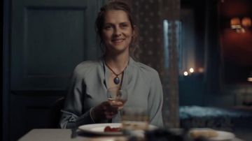 Top worn by Diana Bishop (Teresa Palmer) in A Discovery of Witches TV series wardrobe (S01E03)