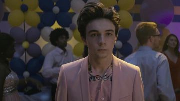 Pink suit worn by Wayne McCullough (Mark McKenna) in Wayne TV series (S01E06)