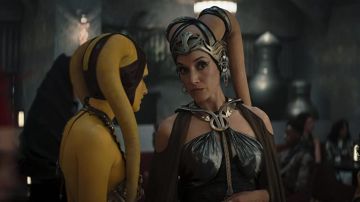 Cosplay de disfraces usado por Jennifer Beals como se ve en los atuendos de la serie de televisión The Book of Boba Fett (Temporada 1)