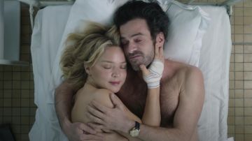 The gold watch worn by Georges (Romain Duris) in the film Waiting for Bojangles