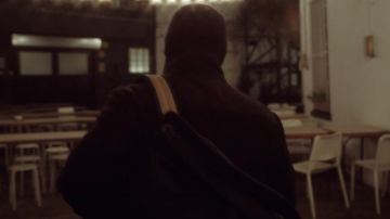 Sac à dos porté par Andy Jones (Stephen Graham) comme on le voit dans les tenues de film Boiling Point