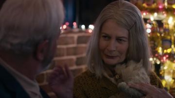 El chaleco de lana usado por Mamie Suze (Claire Nadeau) en la película Les Tuche 4