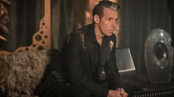 Black blazer jacket worn by Grand Serpent (Craig Parkinson) in Doctor Who TV series wardrobe (S13E03)
