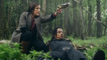 Blazer jacket worn by Diane (Nadia Albina) as seen in Doctor Who TV series (Season 13 Episode 6)