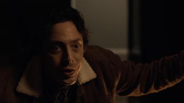 Chaqueta Sherpa Trucker usada por Tom (Joshua Burge) como se ve en la película Cosmic Dawn