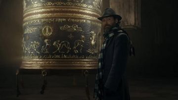 Printed scarf worn by Albus Dumbledore (Jude Law) as seen in Fantastic Beasts: The Secrets of Dumbledore movie wardrobe