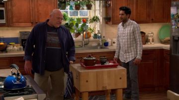 Printed t-shirt worn by Art (Dean Norris) as seen in United States of Al TV show outfits (Season 2 Episode 8)