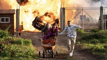 White hoodie worn by Channing Tatum in The Lost City movie
