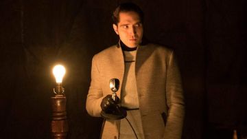 Grey Coat worn by Dwight Pollard (David Dastmalchian) in Gotham TV series wardrobe (Season 3 Episode 13)