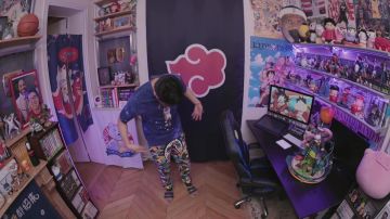 The jogging printed Bape worn by Kevin Tran in the YouTube video MAKE A DIET 2 - THE YELLOW LAUGH