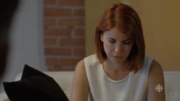 Necklace worn by Anne Carlson (Danielle Kind) as seen in Workin' Moms (Season 1 Episode 1)