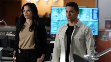White Shirt worn by Nick Torres (Wilmer Valderrama) in NCIS TV show outfits (Season 19 Episode 5)