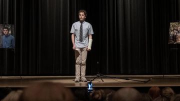 Grey Sneakers worn by Evan Hansen (Ben Platt) as seen in Dear Evan Hansen movie wardrobe