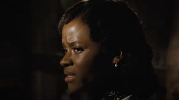 Pearl Earrings worn by Rosalie Otterbourne (Letitia Wright) as seen in Death on the Nile movie