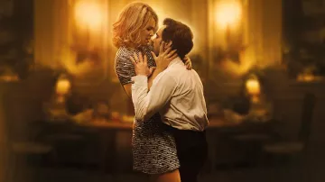 La robe trapèze pailletée portée par Camille Fouquet (Virginie Efira) dans le film En attendant Bojangles