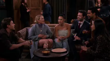 Checkered Jacket worn by Ellen (Tien Tran) as seen in How I Met Your Father Outfits (Season 1 Episode 2)