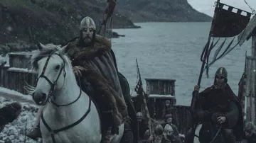 Casco usado por el rey Horwendil (Ethan Hawke) como se ve en la película The Northman