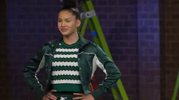 Suéter verde en zigzag usado por Gina (Sofia Wylie) en High School Musical: The Musical: The Series Wardrobe (Temporada 2 Episodio 2)