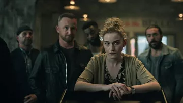 Watch worn by Ruth Langmore (Julia Garner) as seen in Ozark TV show outfits (Season 4 Episode 4)