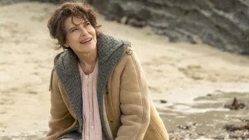 The suede coat worn by Shauna (Fanny Ardant) in the film The young lovers