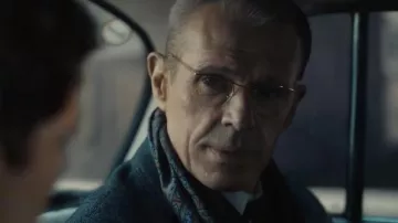 The printed scarf worn by Charles Contignet (Lambert Wilson) in the series Totems (Season 1)