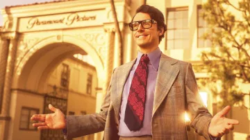 Les lunettes portées par Robert Evans (Matthew Goode) comme on le voit dans L'Offre série TV garde-robe de la saison 1