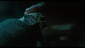 Reloj Hamilton usado por Stanton Carlisle (Bradley Cooper) como se ve en el vestuario de la película Nightmare Alley
