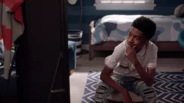 En détresse Denim Pantalon porté par Jack Johnson (Miles Brown) comme on le voit dans le black-ish garde-robe (S08E05)