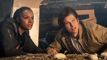 Jacket worn by Tom (James Marsden) as seen in Sonic the Hedgehog 2 movie outfits