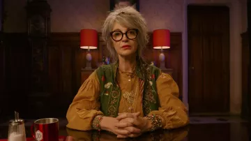 Les bracelets portés par Emmanuelle Chardon-Spitzer (Zabou Breitman) dans le film Murder Party