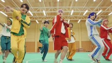 Survêtement jaune porté par Kim Taehyung dans 'Butter' Official Music clip by BTS
