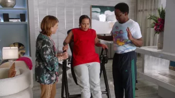 Fishes printed T-shirt worn by Dean Simms (Harold Perrineau) as seen in Claws TV show outfits (Season 4 Episode 10)