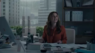 Chemisier orange chemise portée par Nicolette Nevin (Emily VanCamp) comme on le voit dans Les tenues de la série TV Résident (Saison 5 Épisode 12)