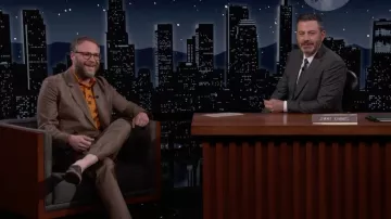 Les chaussures en cuir Marron portées par Seth Rogen comme on le voit dans Jimmy Kimmel Live! le 14 février 2022