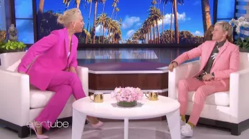 Talons Rose Chaussures portées par Hannah Waddingham comme on le voit dans Le Ellen DeGeneres Show le 14 février 2022