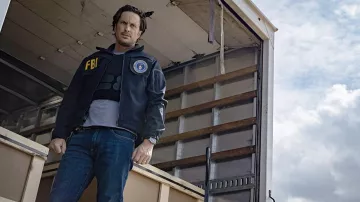 Watch worn by Garrett (Oliver Hudson) as seen in The Cleaning Lady TV series wardrobe (Season 1 Episode 6)