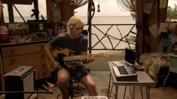 Short de bain porté par Brady (Ross Lynch) dans Teen Beach 2