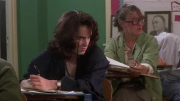 Montre portée par Veronica (Winona Ryder) comme on le voit dans Heathers armoire