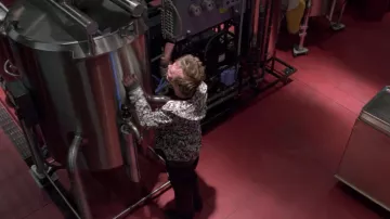 Light brown zip up hoodie worn by Jesse Pinkman (Aaron Paul) in Breaking Bad TV series wardrobe (Season 3 Episode 8)