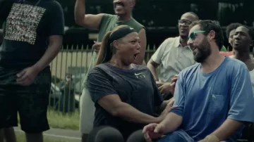 Nike Fly Tee porté par Teresa Sugarman (Queen Latifah) comme on le voit dans les tenues de film Hustle