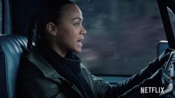 Guantes de cuero usados por Laura (Zoe Saldana) como se ve en la película The Adam Project