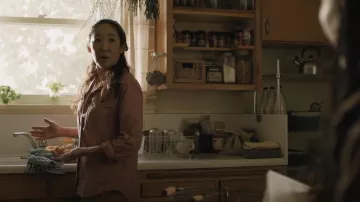Camisa usada por Amanda (Sandra Oh) como se ve en la película Umma